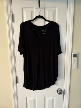 torrid Black V-Neck Super Soft Knit Tee